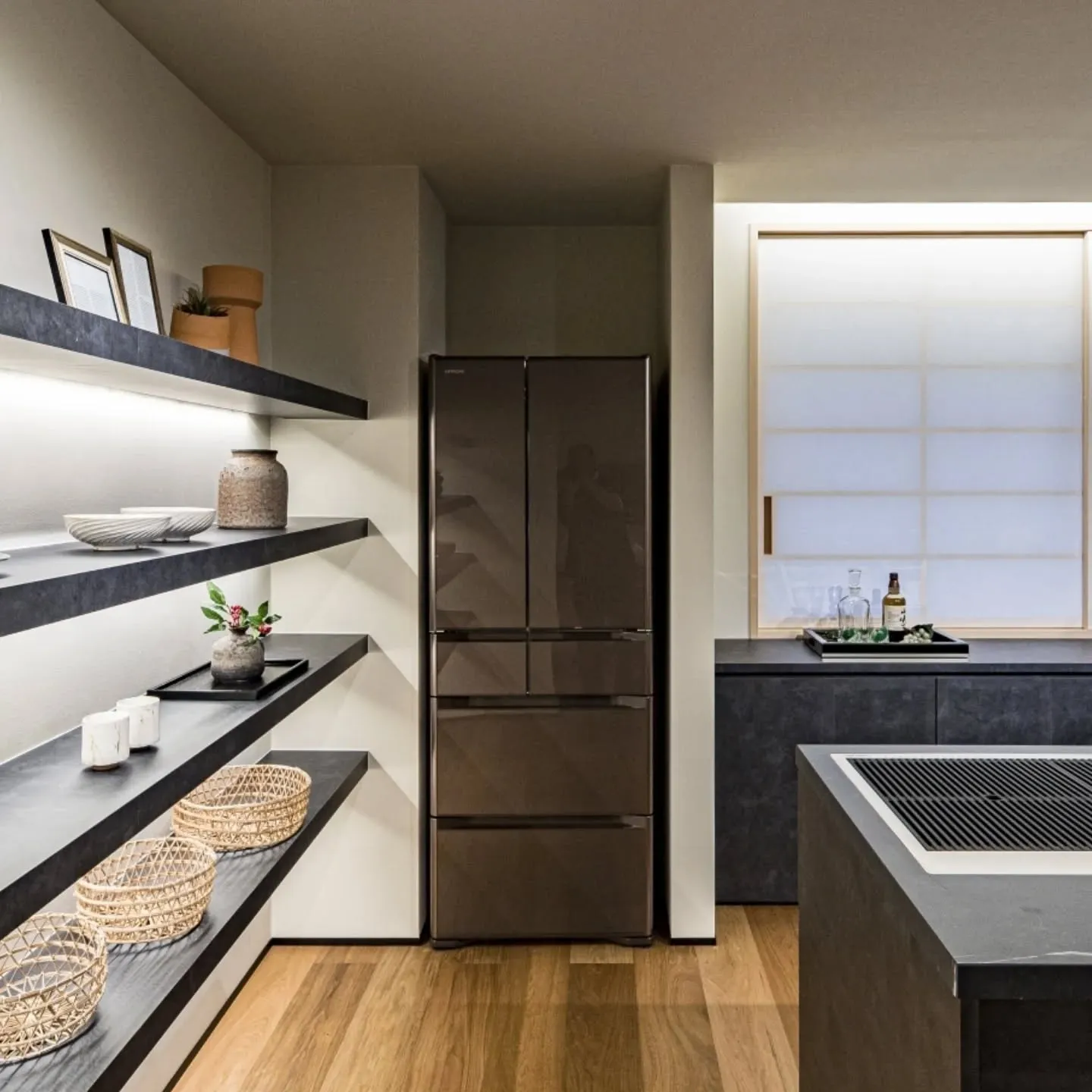 家電は意外と熱を持つもの。